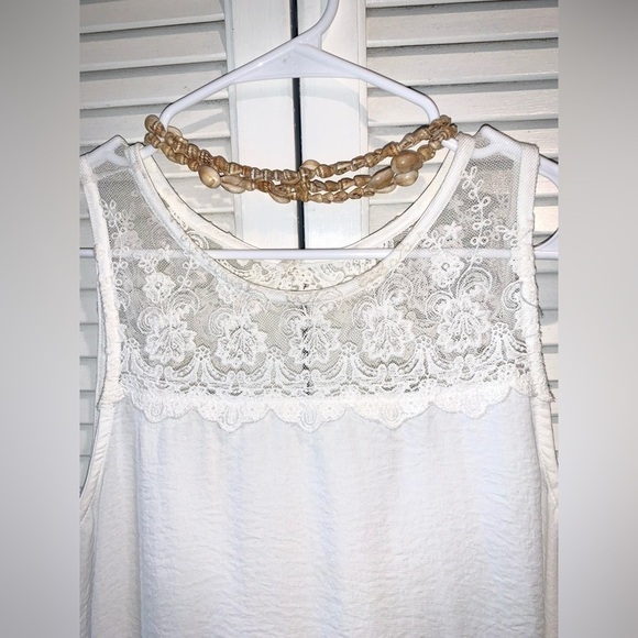 Jella C. Ivory Lace sleeveless Blouse Size Medium - Picture 2 of 7